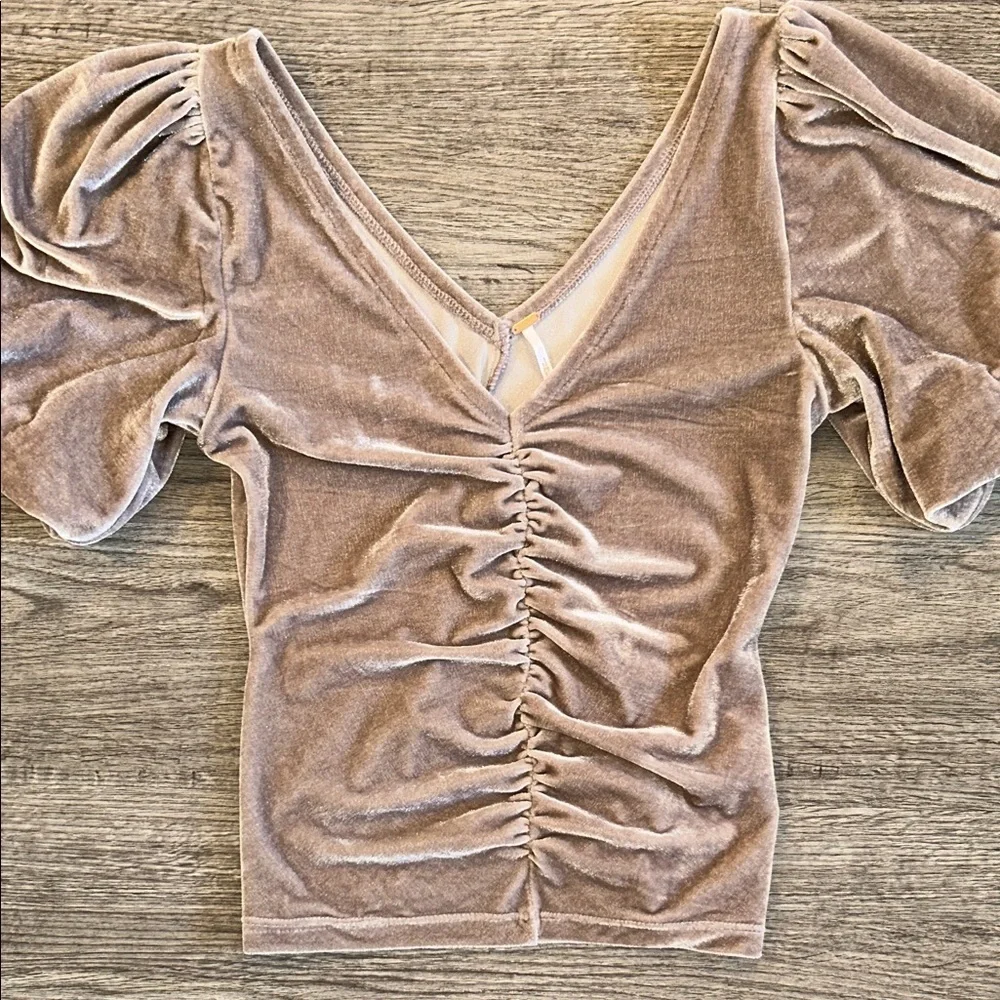 Free People Velvet Puff Sleeve Ruched Top XS Blush Pink Beige V Neck Boho